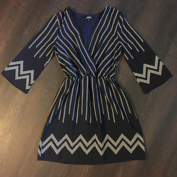 Lulus Dresses & Skirts - Lulus xsmall navy and cream dress